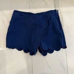 Vineyard Vines Women's Seersucker Shorts Navy Blue Scalloped Hem Size 10